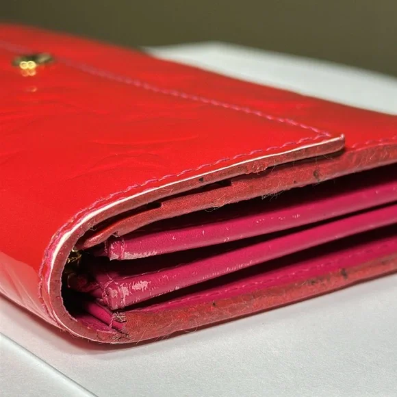 *HTF Color!* LOUIS VUITTON Vernis Sarah Wallet - Picture 6 of 16